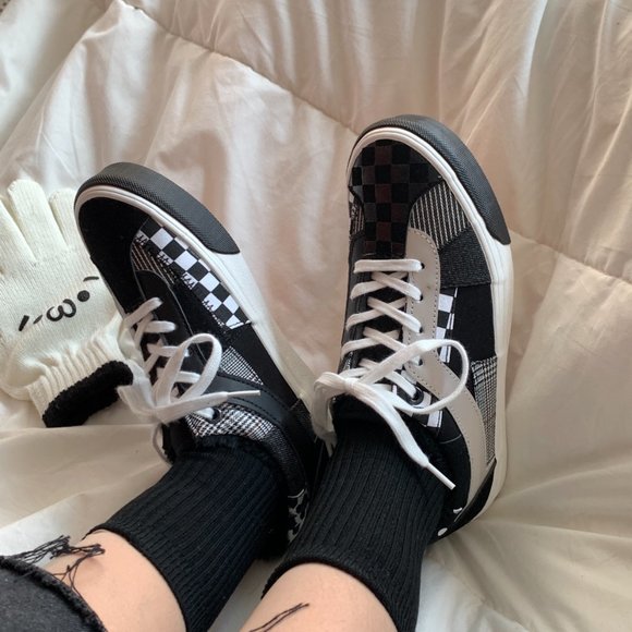 Hot sneakers of the season! main image 5